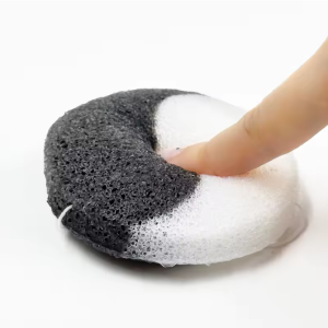 Natural Deep Cleansing Exfoliating Bicolor Sponges Round Shape Bamboo Charcoal and Pure Konjac Sponge